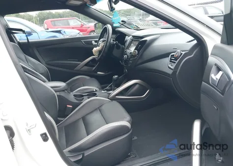 2016 Hyundai Veloster Turbo z USA, uszkodzony, nr VIN KMHTC6AE2GU278382